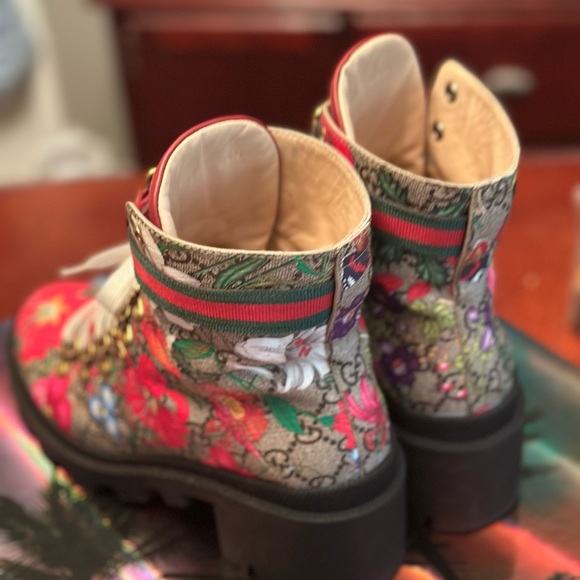 ❌SOLD❌GUCCI
GG Supreme Monogram Flora Lace Up Combat Ankle Boots 37 - Picture 8 of 12